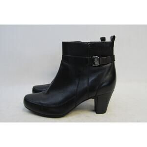 Clarks Womens Sz 7.5 M Black Leather Buckle Zip Ankle Fashion Boots Bootie